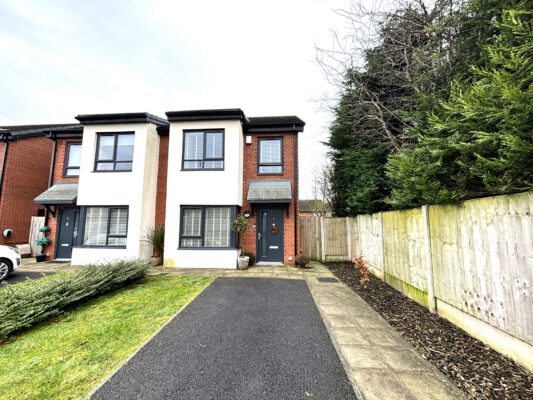 Kew Close, Radcliffe, M26