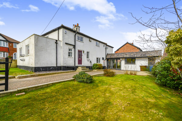 Dales Lane, Whitefield, M45