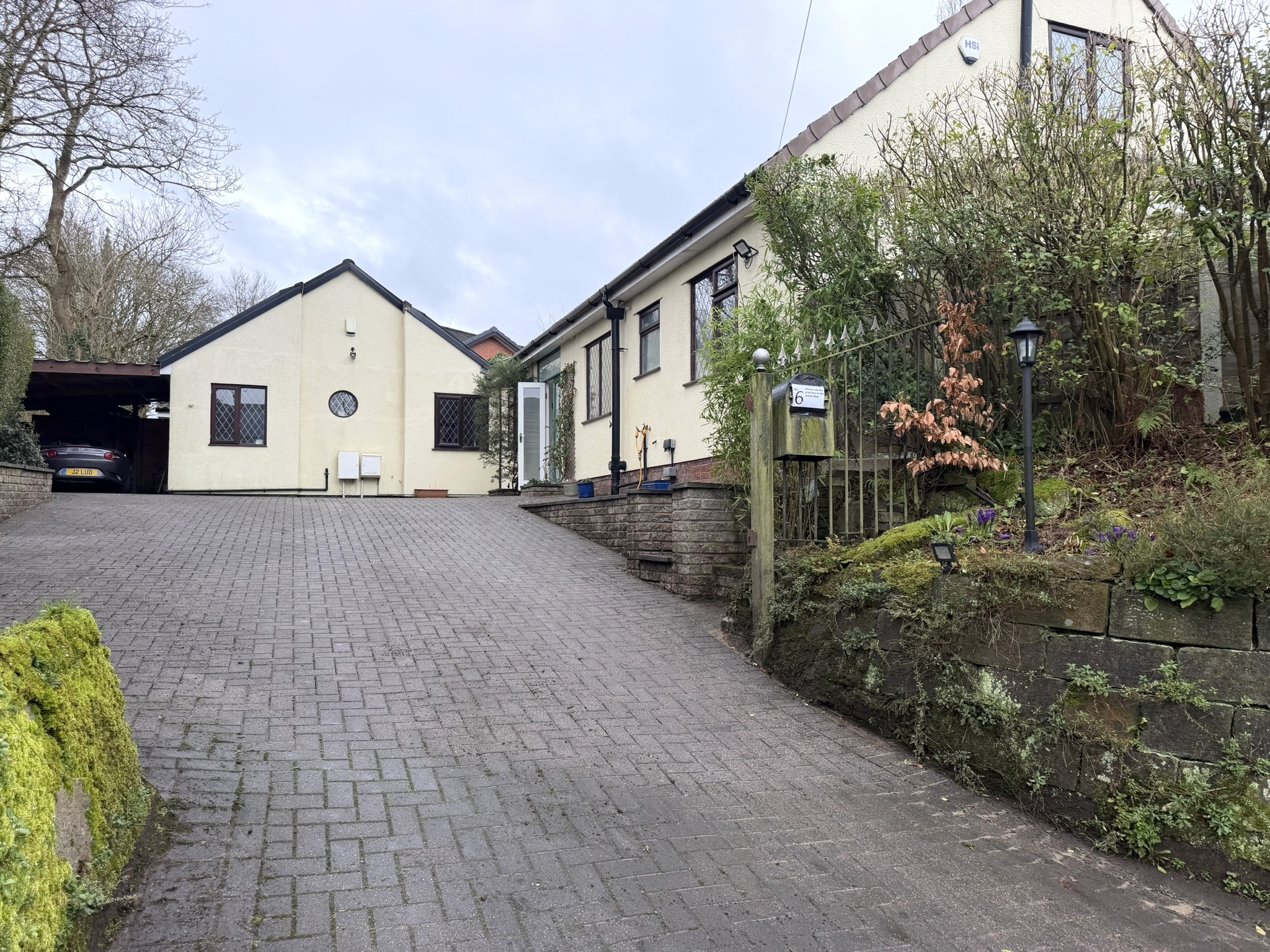 Avondale Road, Whitefield, M45